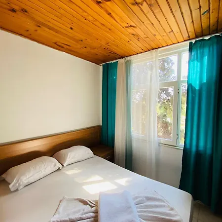 Hotell Zuemruet Pansiyon