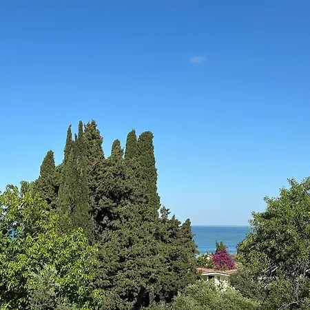 Hotell Zuemruet Pansiyon Side
